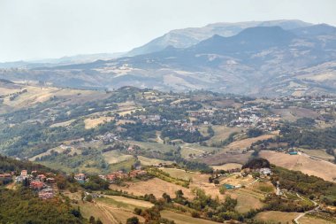 San Marino, San Marino - 10 Ağustos 2017: Yerel çevrenin panoramik görünüm.