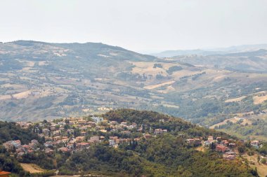 San Marino, San Marino - 10 Ağustos 2017: Yerel çevrenin panoramik görünüm.