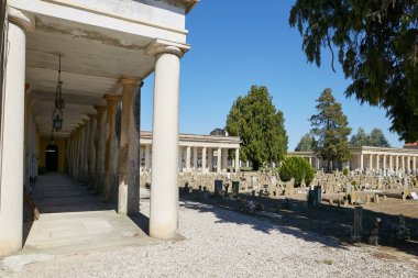 Presana, İtalya - 13 Temmuz 2017: Mezarlık S. Maria.