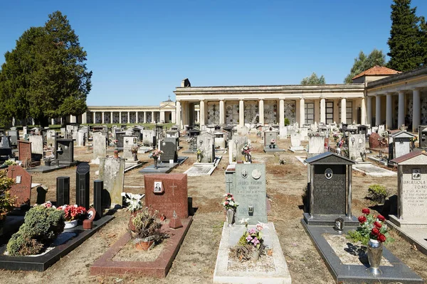 Presana, Italia - 13 de julio de 2017: Cementerio de S. MARIA . — Foto de Stock