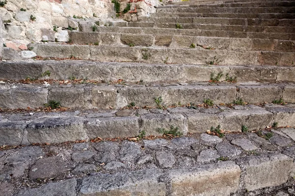 İtalya dar sokak taş adımları ile. Monselice, İtalya. — Stok fotoğraf