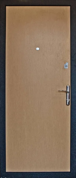 Вхідні двері важкий метал з двома замками . — стокове фото