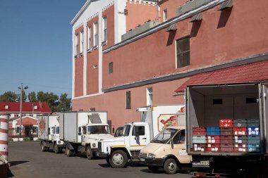 Gomel, Belarus - 22 Eylül 2011: et işleme tesisi. Domuz ve sığır eti işleme. Mekanizmaları, donatım ve makineler.