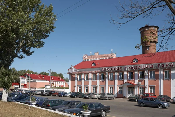 GOMEL, BELARUS - 22 settembre 2011: L'impianto di lavorazione della carne. Lavorazione di carni suine e bovine. Macchine, meccanismi e attrezzature . — Foto Stock