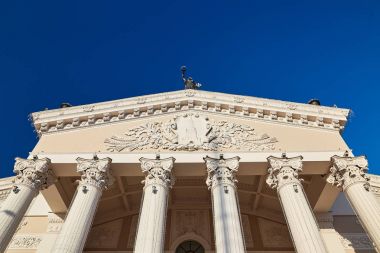 Gomel, Belarus - 24 Ocak 2018: Dram Tiyatrosu Lenin Caddesi üzerinde Binası.