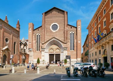 Verona, İtalya - 17 Ağustos 2017: Kilise St. Anastasia - Gotik Basilica.