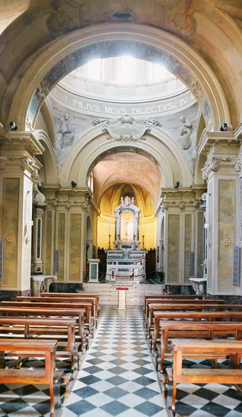 Bergamo, Włochy - 18 sierpnia 2017: Wnętrze katedry Duomo z Bergamo i baptysterium. — Zdjęcie stockowe