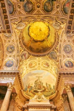 Bergamo, İtalya - 18 Ağustos 2017: Katedrali ve vaftizhane.