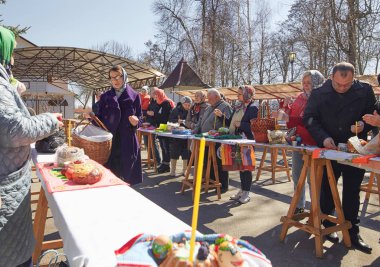 Gomel, Beyaz Rusya - 7 Nisan 2018: Kilise St George galip. Paskalya ayini.