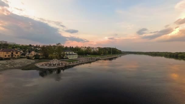Gomel Vitryssland April 2017 Banvallen Floden Sozj Cafe Nemo — Stockvideo