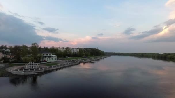 Gomel Vitryssland April 2017 Banvallen Floden Sozj Cafe Nemo — Stockvideo