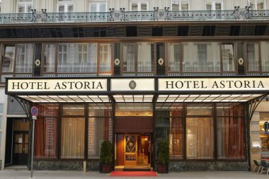 Vienna, Avusturya - 15 Nisan 2018: otel Astoria. Akşam aydınlatma.