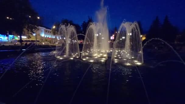 戈梅利 白俄罗斯 2018年5月2日 彩色马戏团喷泉 — 图库视频影像