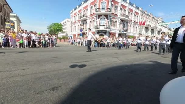 Gomel Bélarus Mai 2018 Procession Festive Des Personnes Lors Défilé — Video