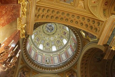 Budapeşte, Macaristan - 17 Nisan 2018: Aziz Stephen Bazilikası'nın iç.