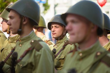 Gomel, Belarus - 9 Mayıs 2018: Zafer geçidi savaşında yeniden inşası.