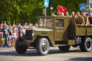 Gomel, Belarus - 9 Mayıs 2018: Zafer geçidi savaşında yeniden inşası.