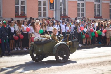 Gomel, Belarus - 9 Mayıs 2018: Zafer geçidi savaşında yeniden inşası.