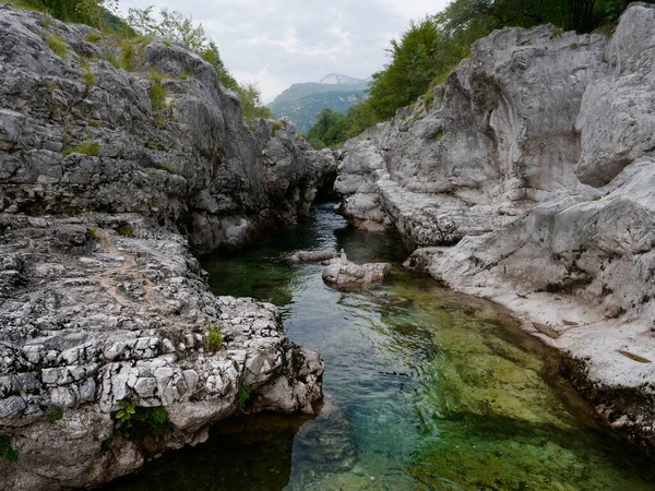 Επαρχία Vicensa. Ορεινός ποταμός κοντά στο χωριό Localita Pria — Φωτογραφία Αρχείου