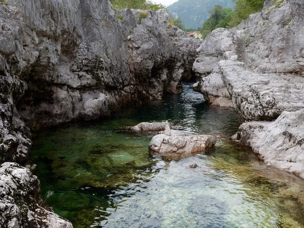 Επαρχία Vicensa. Ορεινός ποταμός κοντά στο χωριό Localita Pria — Φωτογραφία Αρχείου