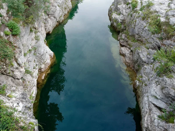 Επαρχία Vicensa. Ορεινός ποταμός κοντά στο χωριό Localita Pria — Φωτογραφία Αρχείου