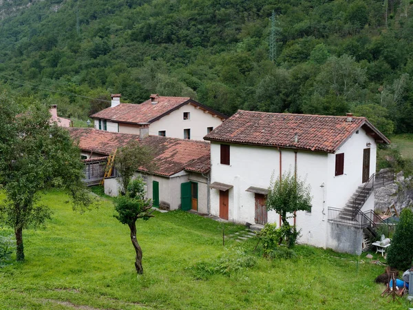 Vicenza, Italië - 13 augustus 2019: bergdorp Localita Pria — Stockfoto