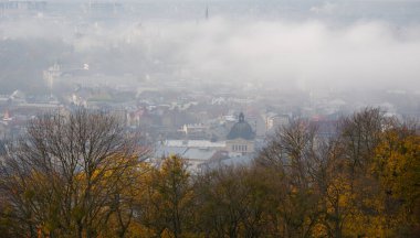Ukrayna 'nın Lviv şehrinin gözlem güvertesinden şehir manzarası
