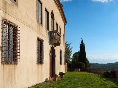 Arka Petrarka, İtalya - 13 Ağustos 2019: Padua kenti yakınlarındaki dağlık resimli köy