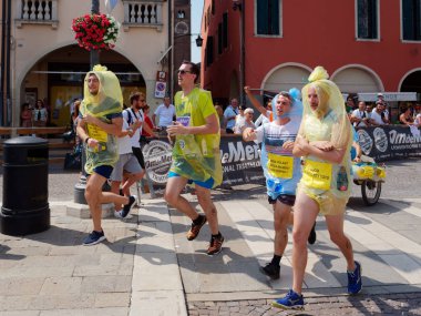 Montagnana, İtalya - 25 Ağustos 2019: Geleneksel tatil bira maratonu.