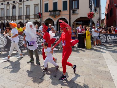 Montagnana, İtalya - 25 Ağustos 2019: Geleneksel tatil bira maratonu.