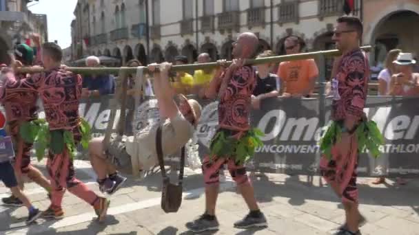 Montagnana Italia Agosto 2019 Tradizionale Maratona Della Birra Costume Festivo — Video Stock