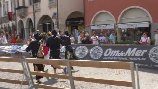 Montagnana Ιταλία Αυγούστου 2019 Παραδοσιακός Μαραθώνιος Μπύρας Μασκαρεμένος — Αρχείο Βίντεο
