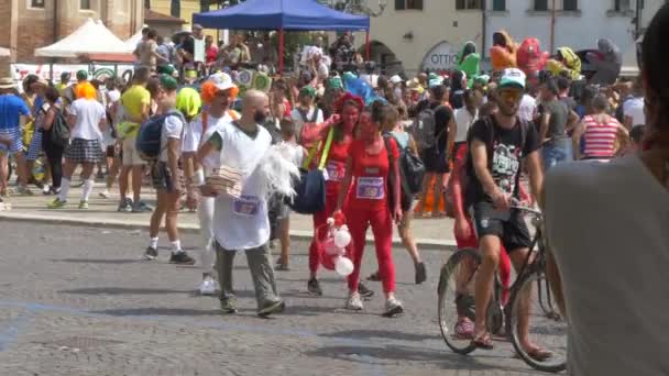 Montagnana Itália Agosto 2019 Maratona Tradicional Cerveja Fantasiada Férias — Vídeo de Stock