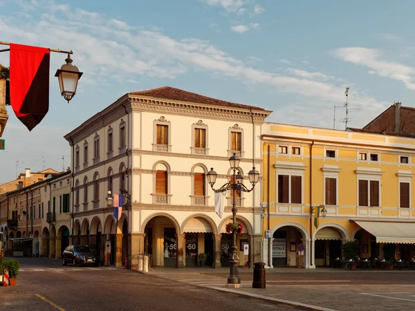 Montagnana, ITÁLIA - 26 de agosto de 2019: Praça principal da cidade velha — Fotografia de Stock