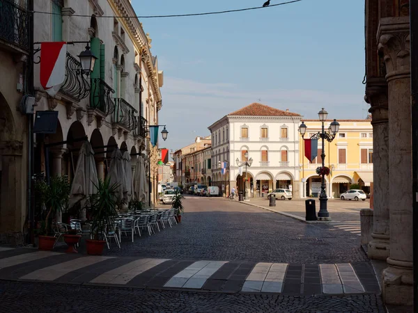 Montagnana, Olaszország - 2019. augusztus 26.: A régi város főtere — Stock Fotó