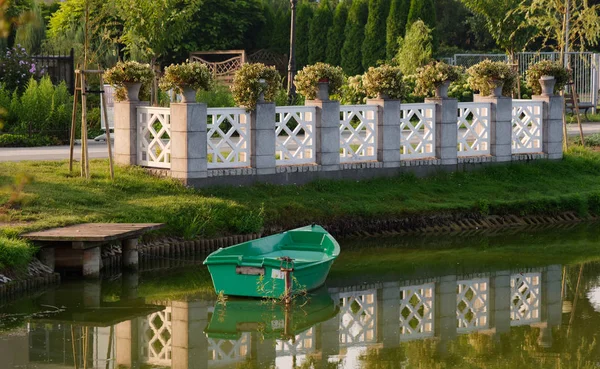 Parque área de recreação junto ao lago. Wolsztyn, Polónia — Fotografia de Stock
