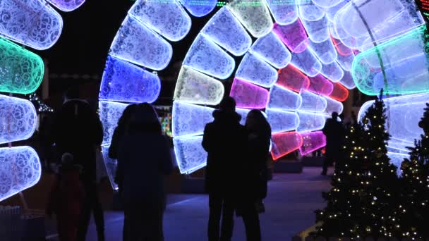 Gomel Belarus Dezembro 2019 Iluminação Natal Ano Novo Pessoas Clima — Vídeo de Stock