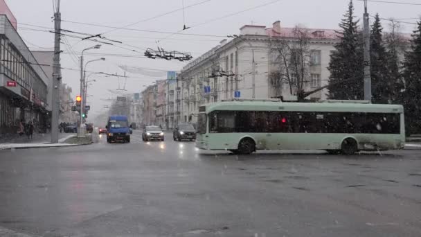 Gomel Weißrussland Januar 2020 Verkehr Des Städtischen Verkehrs Schnee — Stockvideo