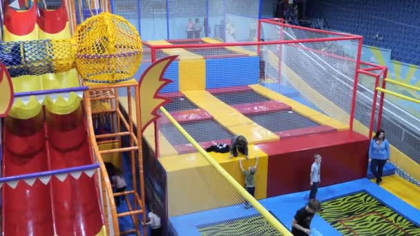 Gomel Belarus January 2020 Family Recreation Center Misteria Labyrinth Trampoline — 비디오