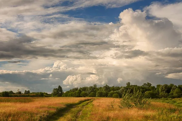 Wolken Über Dem Fluss Sommer 2020 — Stockfoto