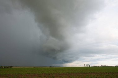 2020 'de gökyüzünde bir kasırga.