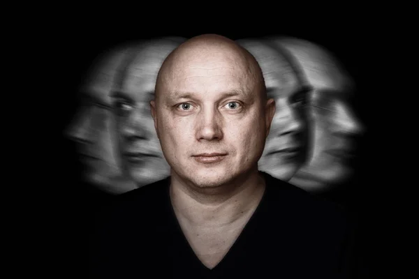 Kunstporträt Eines Glatzköpfigen Fröhlichen Mannes Auf Schwarzem Hintergrund 2020 — Stockfoto