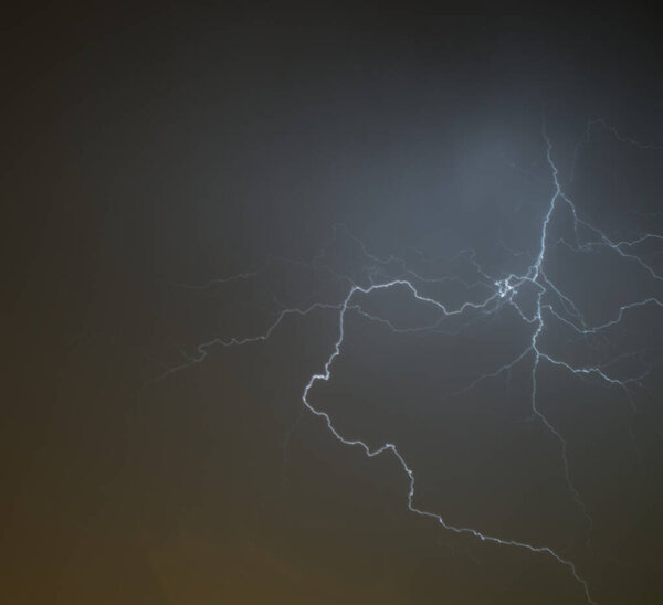 Lightning: lightning bolt, isolated against black ground