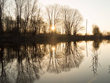 2020 ilkbaharında güneş gölün üzerinden doğar.