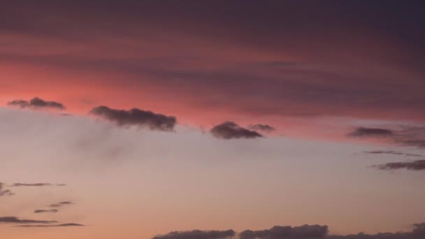 Wolken Zweven Lucht Bij Zonsondergang — Stockvideo