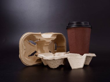 Karanlık bir arka planda fast food için çevre dostu ambalaj 2020