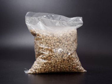 2020 'de Afrika' dan gelen kavrulmuş kahve çekirdekleri.