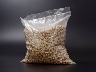 2020 'de Afrika' dan gelen kavrulmuş kahve çekirdekleri.