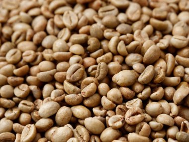 2020 'de Afrika' dan gelen kavrulmuş kahve çekirdekleri.