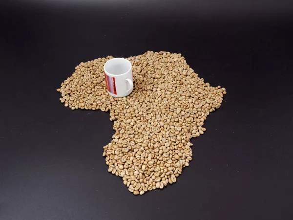 Surowe Nie Prażone Ziarna Kawy Afryki Ciemnym Tle 2020 — Zdjęcie stockowe